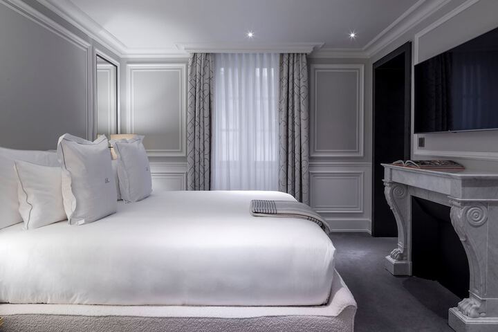 Room 16 of 37