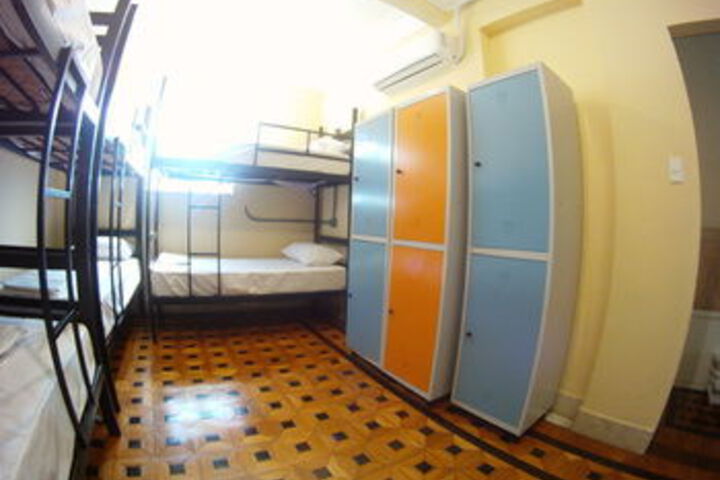 Room 17 of 36