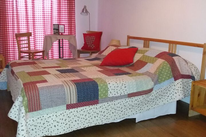 Room 9 of 16