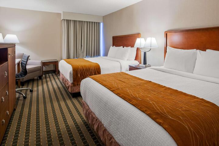 2 Queen Beds High Speed Internet 1st Flr Micro Refridgerator Full Breakfast (10 of 11)