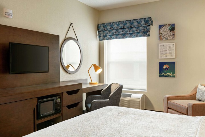 Room 13 of 29