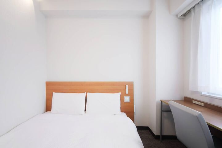 Room 5 of 24