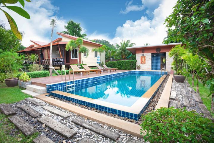 Pool 44 of 60