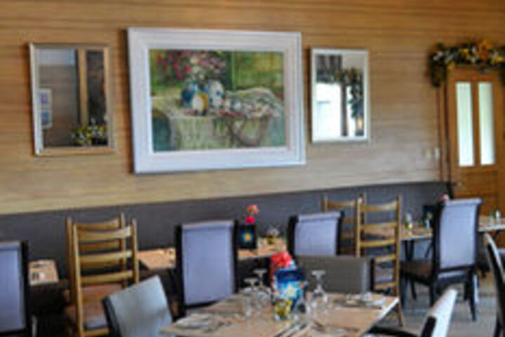 Dining 58 of 64