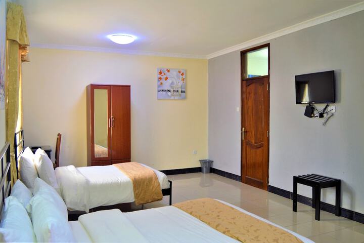 Room 12 of 74