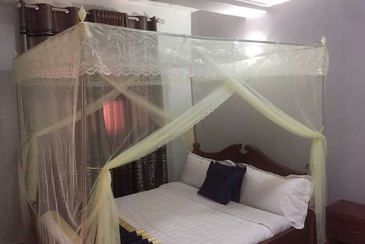 Room 12 of 14