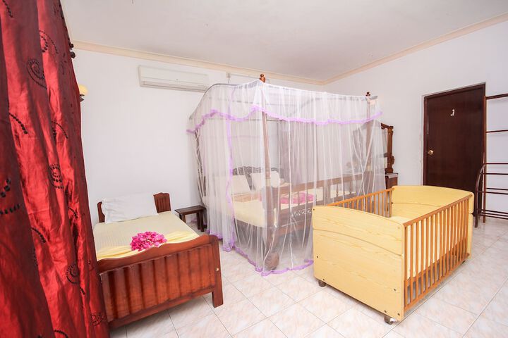 Room 42 of 44