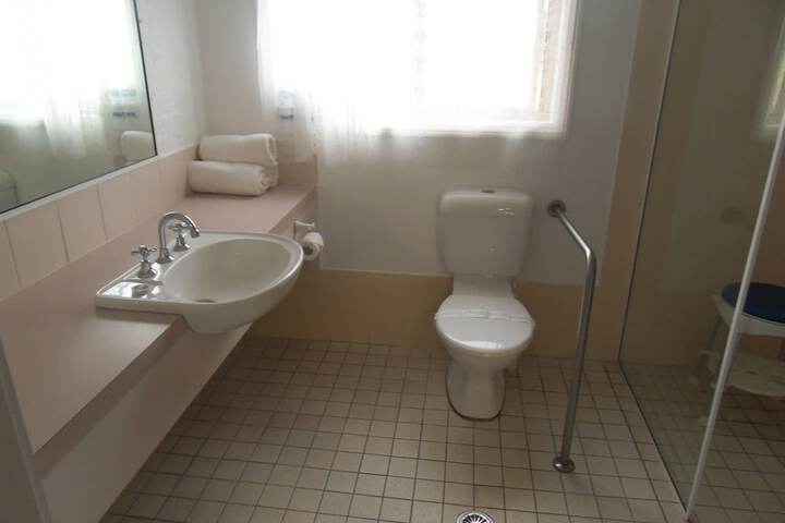 Room 4 of 44