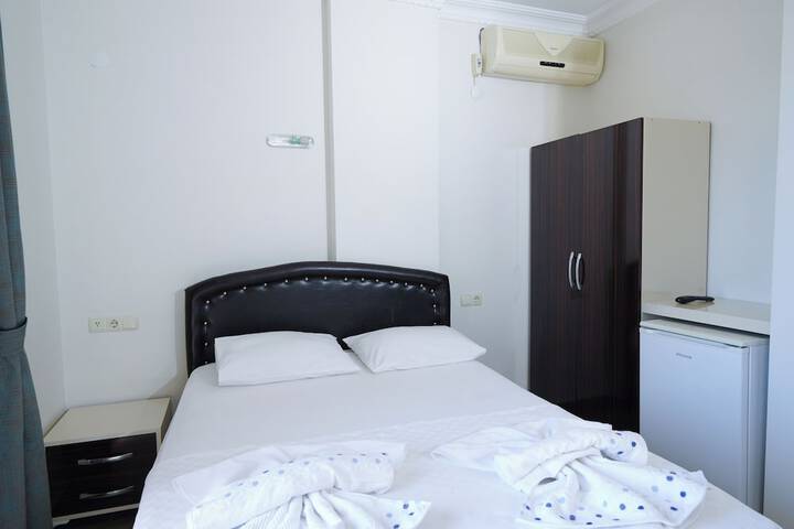 Room 5 of 25