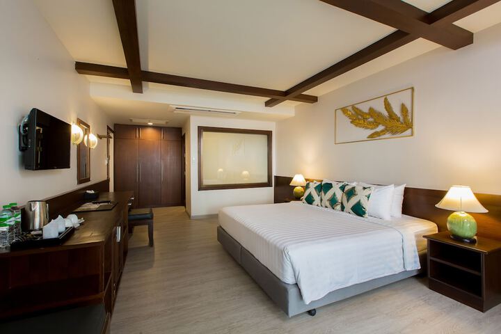 Room 42 of 110