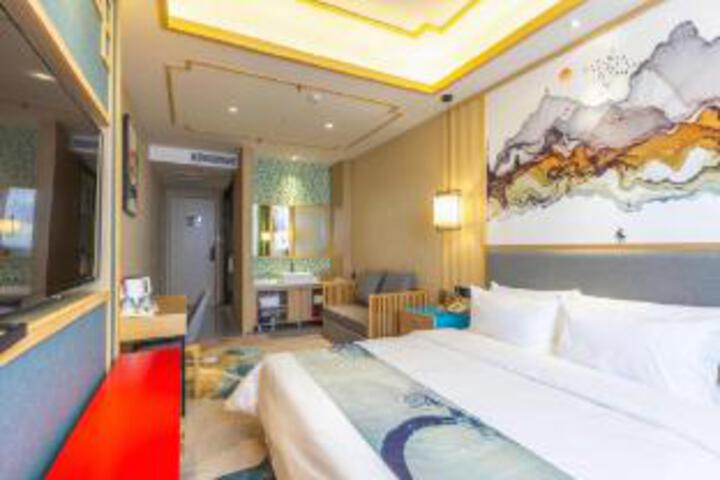 Room 18 of 18