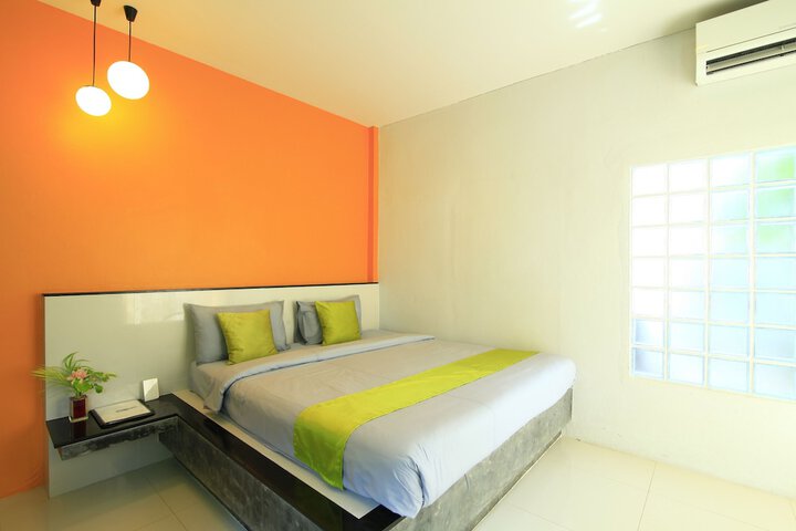 Room 5 of 75