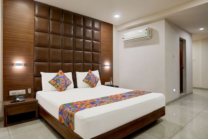 Room 28 of 33