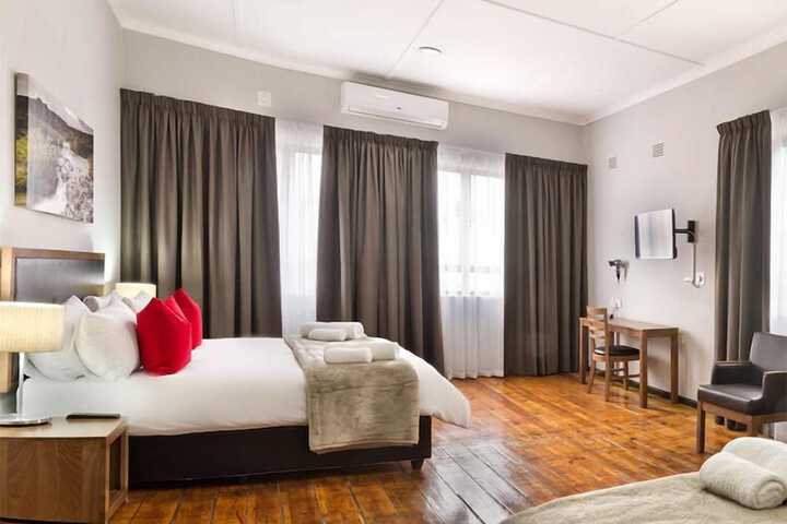 Room 17 of 34