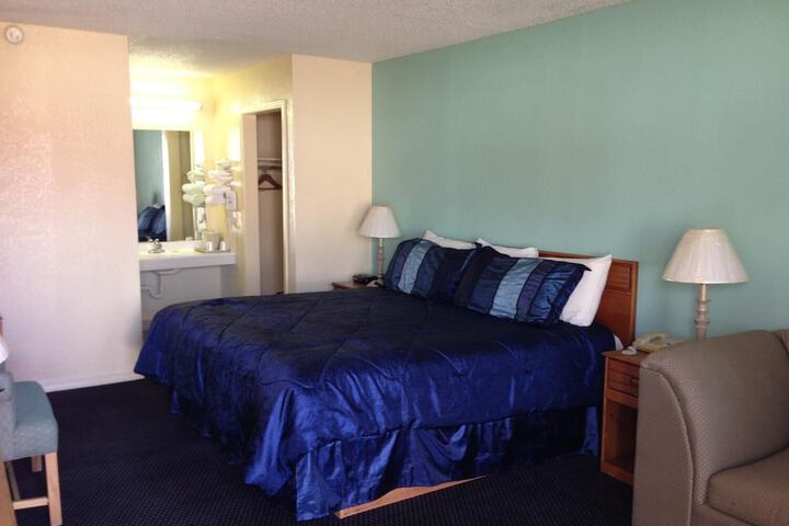 Room 7 of 14