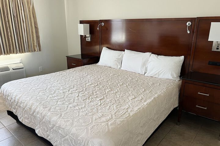 Room 5 of 48