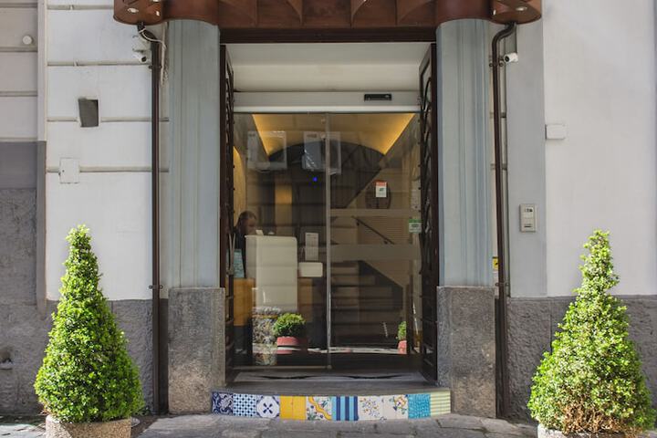 Hotel 70 of 79