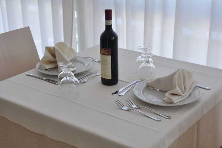 Dining 46 of 58