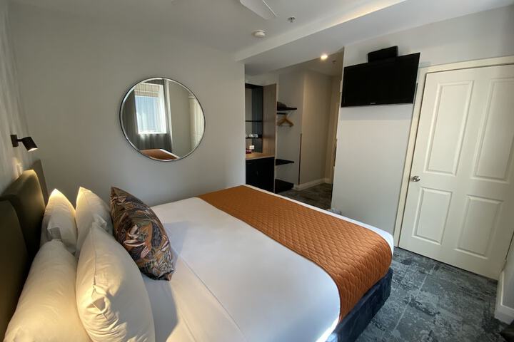 Room 11 of 116