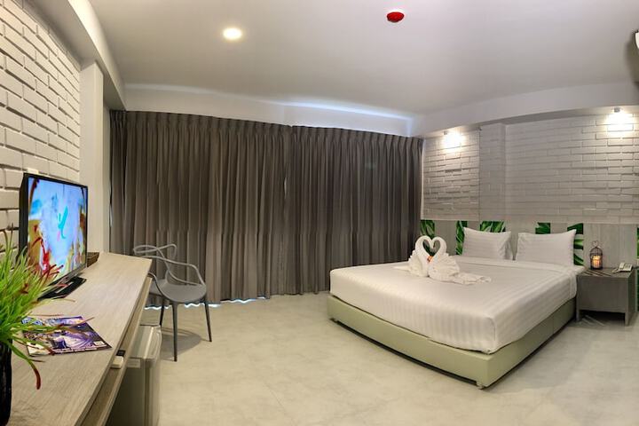 Room 3 of 36