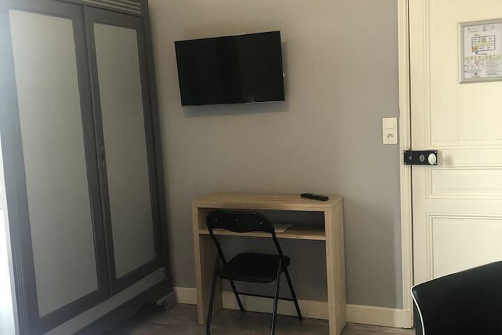 Room 18 of 32