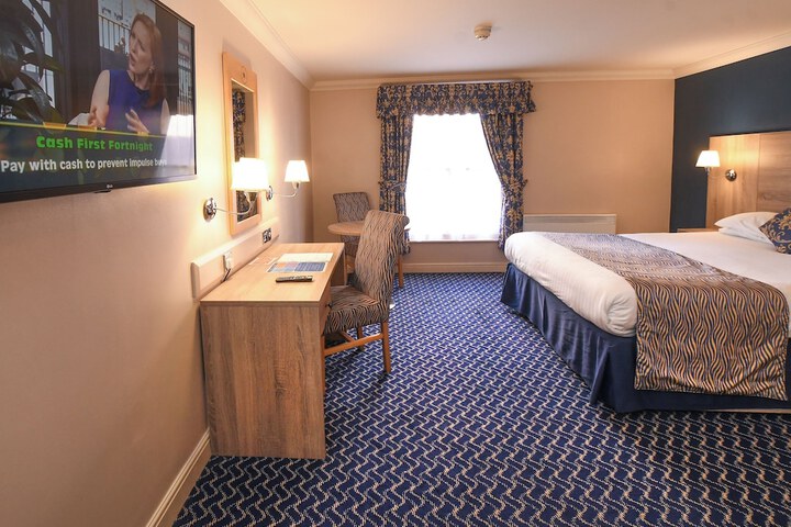 Room 38 of 216