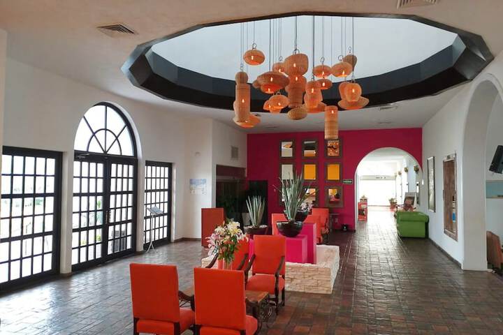 Hotel 2 of 136