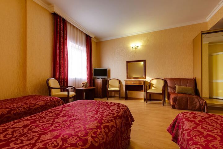 Room 9 of 30