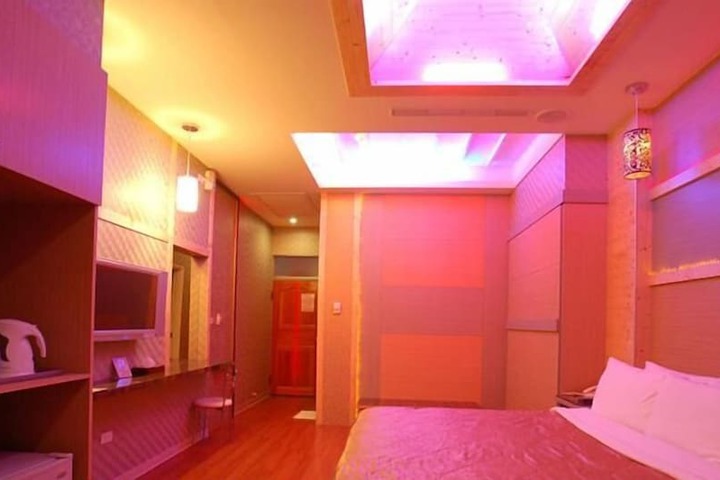 Room 37 of 57