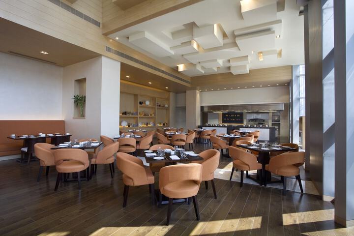 Dining 65 of 88