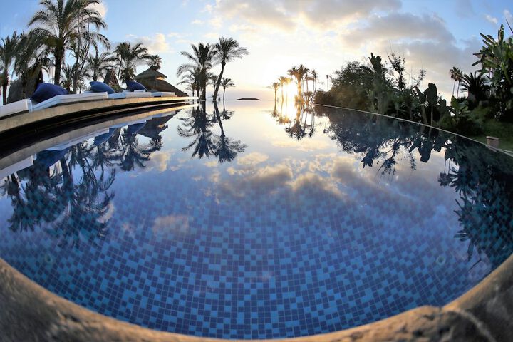 Pool 33 of 50