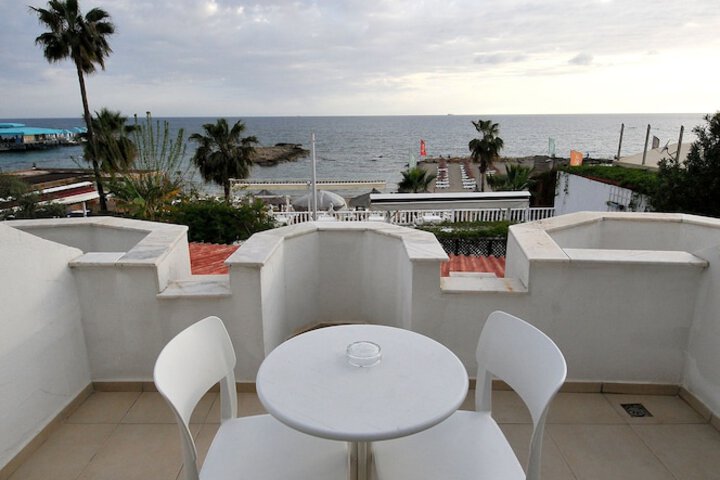 Terrace/Patio 23 of 42