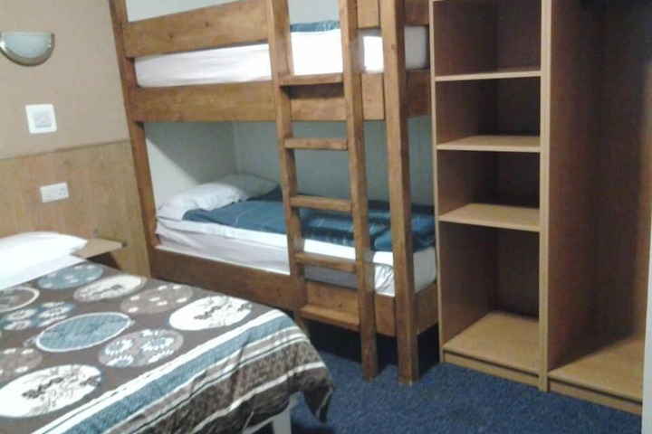 Room 25 of 40