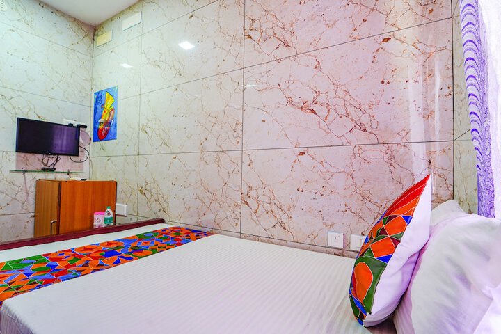 Room 12 of 34