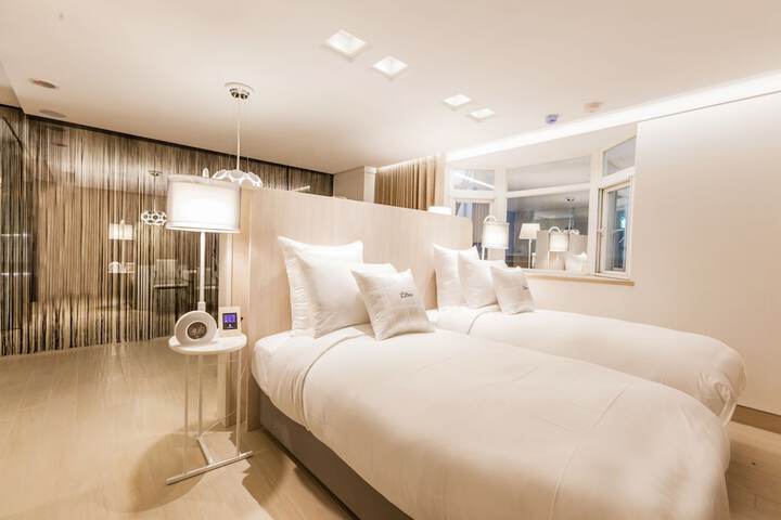Room 3 of 59