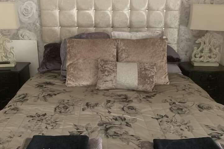 Room 4 of 15