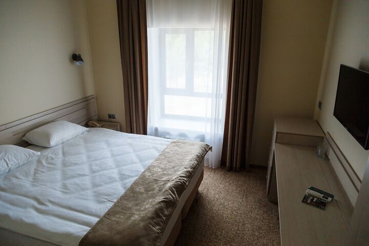 Room 7 of 10