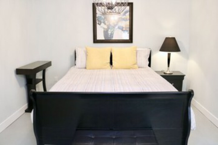 Room 33 of 41