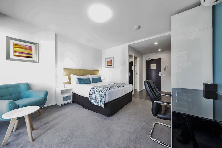 Room 13 of 69