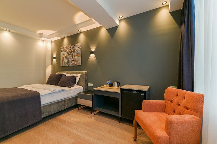 Room 13 of 34
