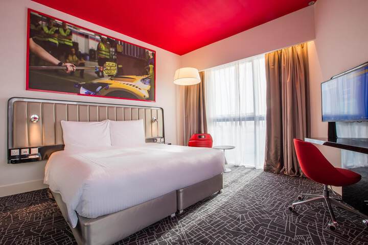 Room 27 of 111