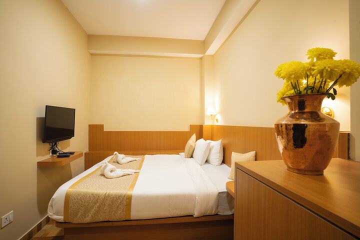 Room 11 of 24