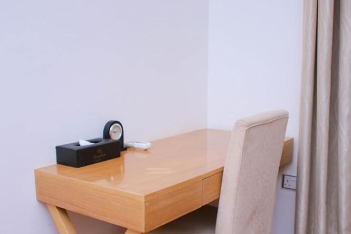 Room 10 of 24