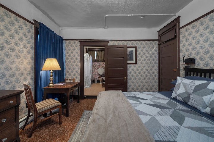 Room 34 of 91