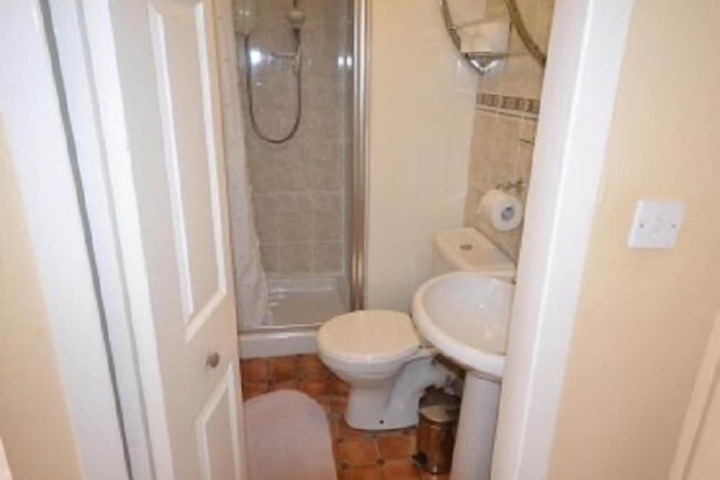 Room 15 of 29