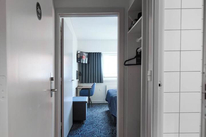 Room 110 of 184
