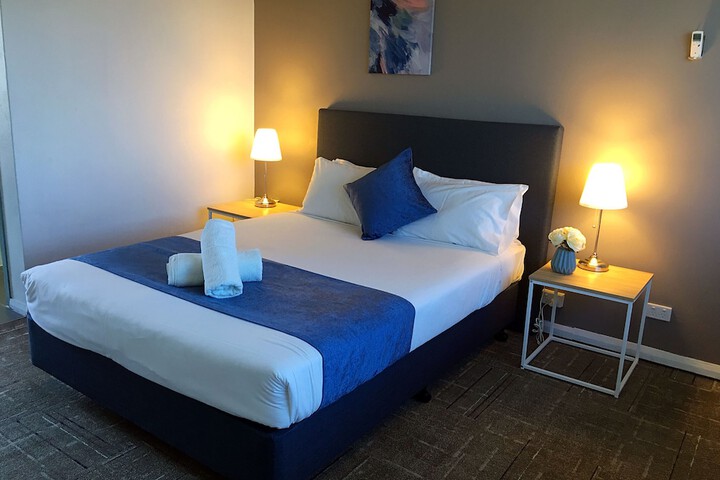Room 4 of 33