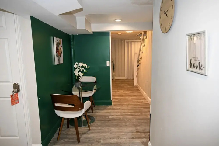 Room 10 of 22