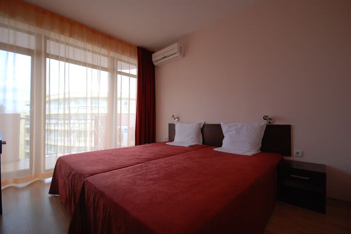 Room 10 of 92