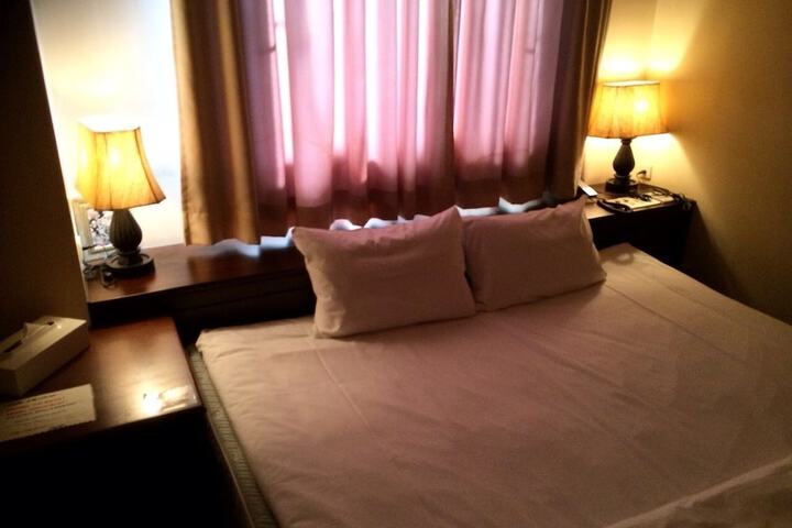 Room 8 of 35